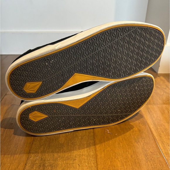 Volcom Sneakers - Picture 7 of 9